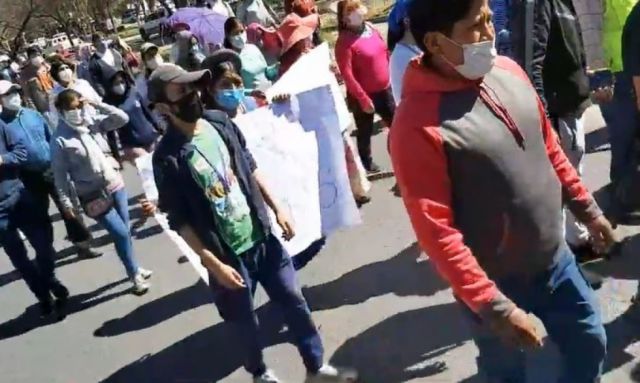 Vecinos del Distrito 13 de Tarija se movilizan por agua y alcantarillado
