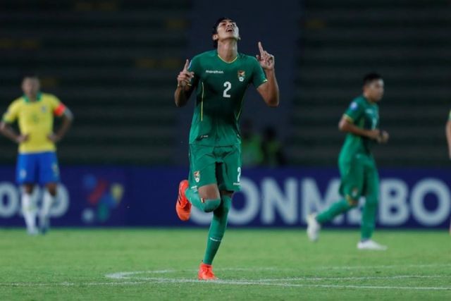 Reyes, Vaca y Wayar convocados por Farías a la selección boliviana