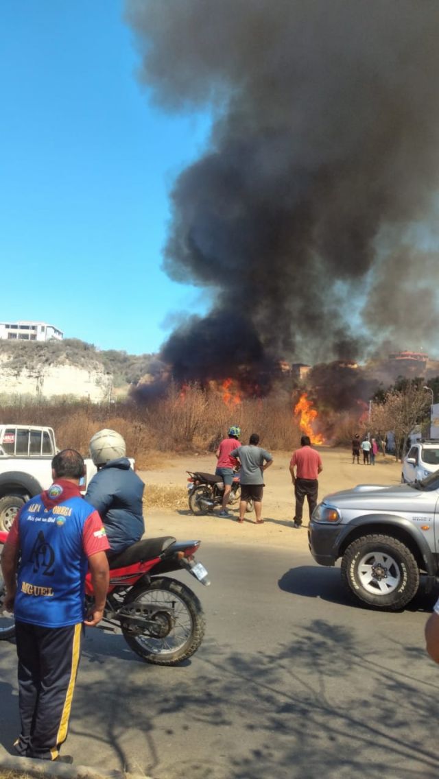 Reportan incendio de magnitud en el barrio Germán Busch