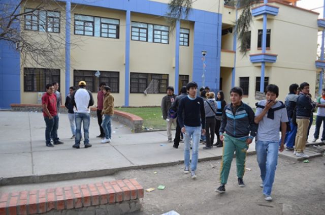 Práctica e investigación, cambios en la malla curricular de la “U” Tarija