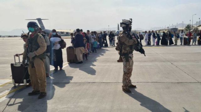 Talibanes rechazan ampliación de plazo de evacuación