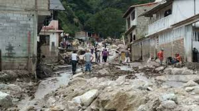 Venezuela intensifica sus esfuerzos para atender la emergencia en Mérida por las fuertes lluvias e inundaciones