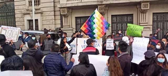 Víctimas de Sacaba desarrollan vigilia