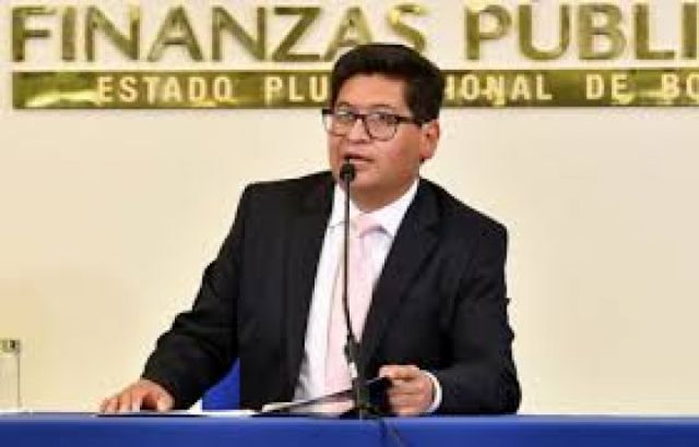 Economía enumera ocho diferencias entre el crédito otorgado por el FMI a Áñez y la actual distribución de recursos