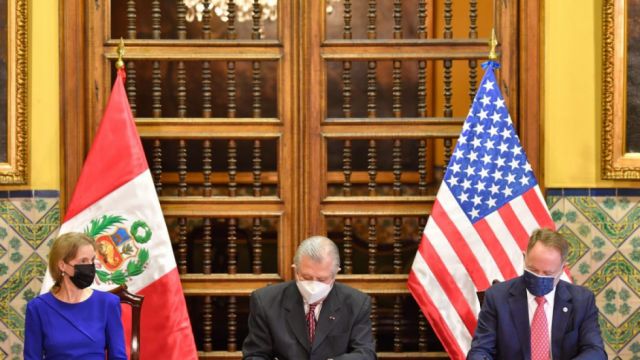 EEUU se compromete a donar $us 321 MM a Perú