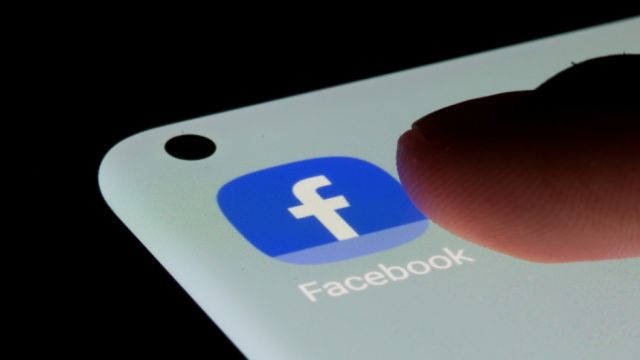 Facebook comete el error de etiquetar a hombres negros como "primates" y enfrenta críticas
