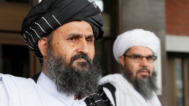 Talibanes anuncian al nuevo gobierno interino de Afganistán, que incluye a varios nombres buscados por EE.UU. y los países europeos