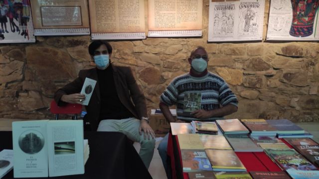 Los escritores Sergio Aparicio y Daniel Vacaflores.