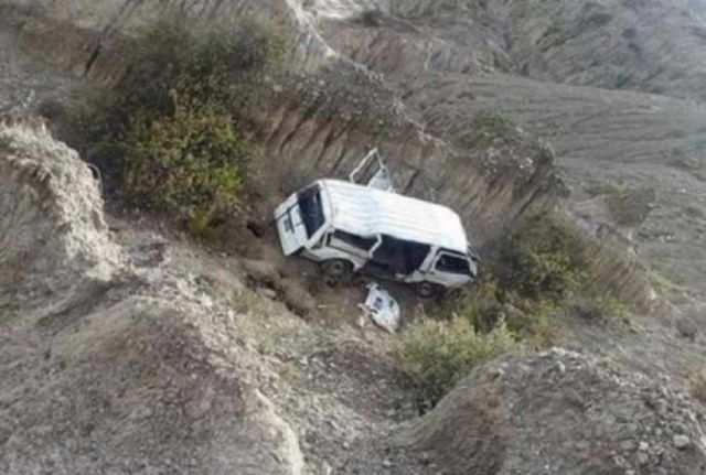 Vagoneta de servicio público se embarranca en Yacuiba, no hay heridos 