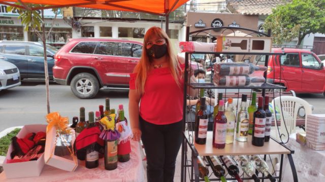 Esther Uño y Vinos Doña Chela.