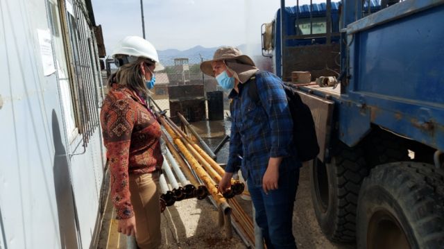 Obras Públicas limpia y hace mantenimiento al pozo de agua del penal de Morros Blancos en Tarija