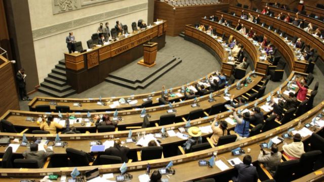 Convocarán a jefes de bancada para analizar juicios de responsabilidades y Mesa dice que lo evaluarán