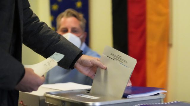 Anuncian en Alemania los resultados a pie de urna