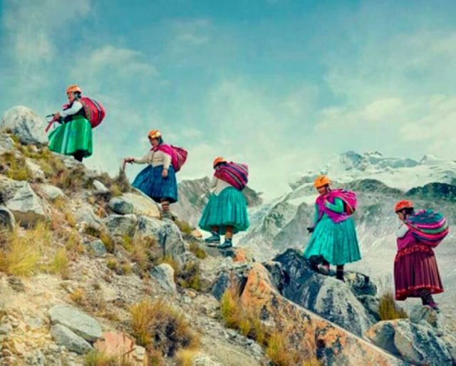 Las cholitas escaladoras, el sueño  de la cima y el afamado documental 