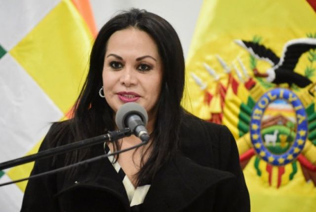 Fiscalía citó a la exministra Lizárraga, que está en EE. UU., para declarar por caso "golpe"