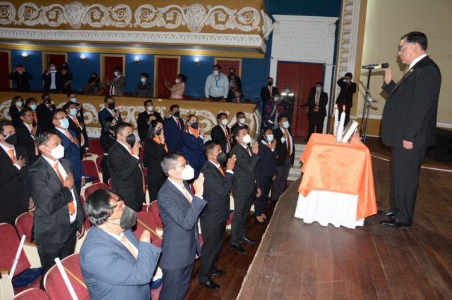 Posesionan a 55 nuevos fiscales  para todo el país