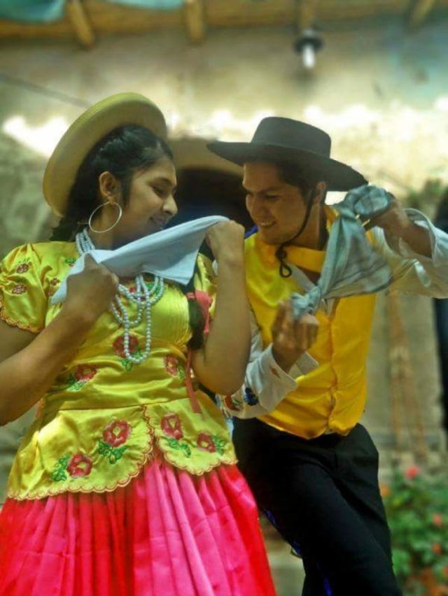 Bolivia celebra el Día de la Cueca