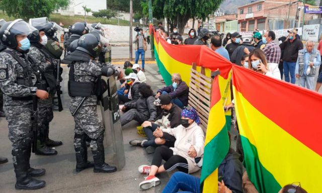 Paro: Reportan bloqueos en ciudades del eje y la Policía se despliega para garantizar libre transitabilidad