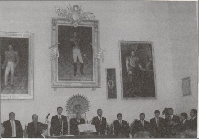 PRESIDENTE DE LA CORTE SUPREMA ACOMPAÑANDO  AL ENTONCES PRESIDENTE DE BOLIVIA HUGO BANZER