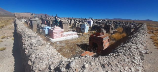 Cementerios de Iscayachi, Lazareto, Pampa Redonda, Copacabana, Copacabana, San Lorenzo y Tolomosa