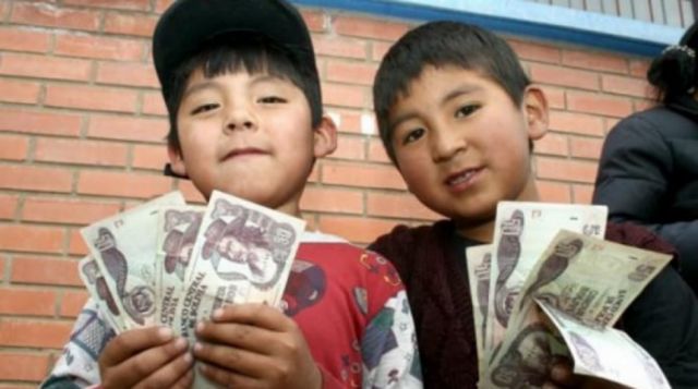 Tarija, más de 113 mil escolares recibirán el bono Juancito Pinto 