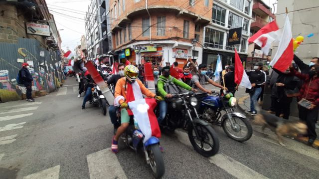La marcha se dirige a la plaza Luis de Fuentes 