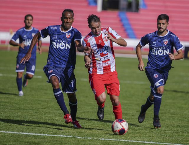 Royal Pari quiere cobrar factura a Independiente 