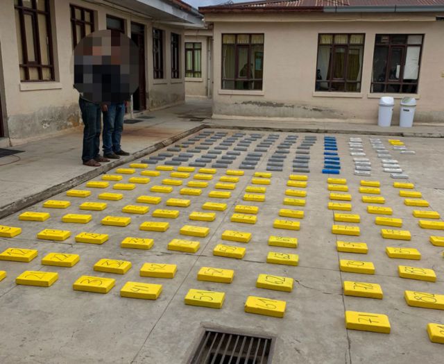 Capturan a sujetos en posesión de 216 kg de cocaína
