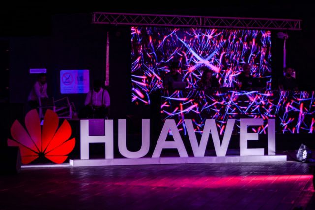 La velada se presentó bajo el nombre “Huawei Nova Night Lights”,