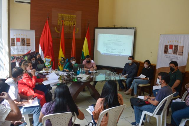 Campesinos de Tarija anuncian bloqueos para defender la Ley del 1%