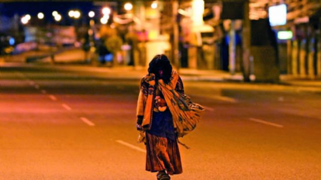 Tarija: Dejan en la calle a adolescente por no pagar a tiempo el alquiler