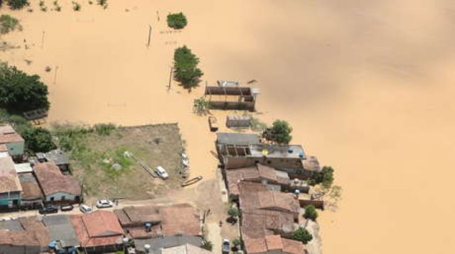 Ordenan la evacuación urgente de un municipio de Brasil tras colapsar una presa debido a las fuertes lluvias Ordenan la evacuación urgente de un municipio de Brasil tras colapsar una presa debido a las fuertes lluvias