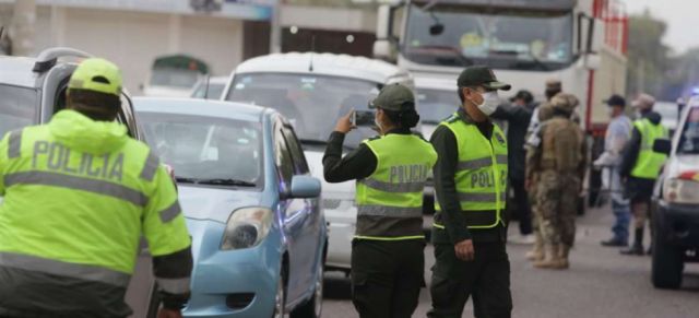 Covid: Tránsito controlará el carnet de vacunación de chóferes y pasajeros a partir de enero