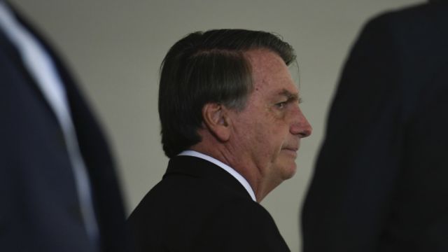 Hospitalizan de urgencia a Bolsonaro por una posible obstrucción intestinal