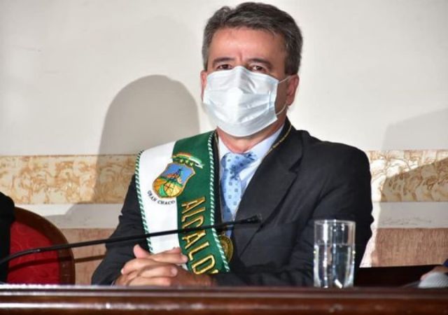 Carlos Brú confirma que tiene Covid y está aislado 