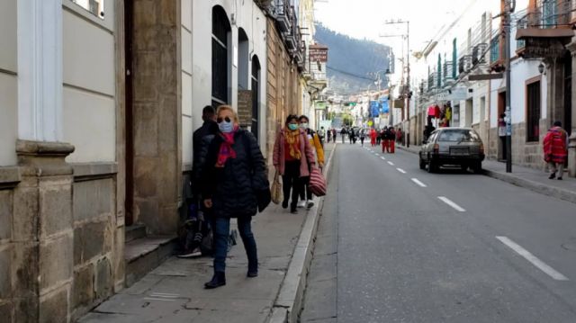 Sucre aprueba ley que exige carnet de vacunación o prueba PCR para ingresar a la ciudad