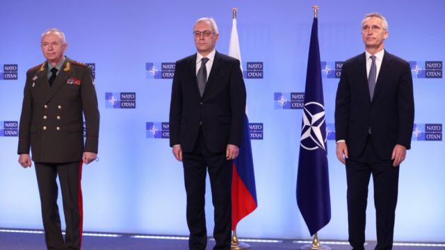 Stoltenberg tras negociaciones con Rusia: "Nuestras diferencias no son fáciles de superar, pero el diálogo es una señal positiva" Stoltenberg tras negociaciones con Rusia: "Nuestras diferencias no son fáciles de superar, pero el diálogo es una señal positiva"