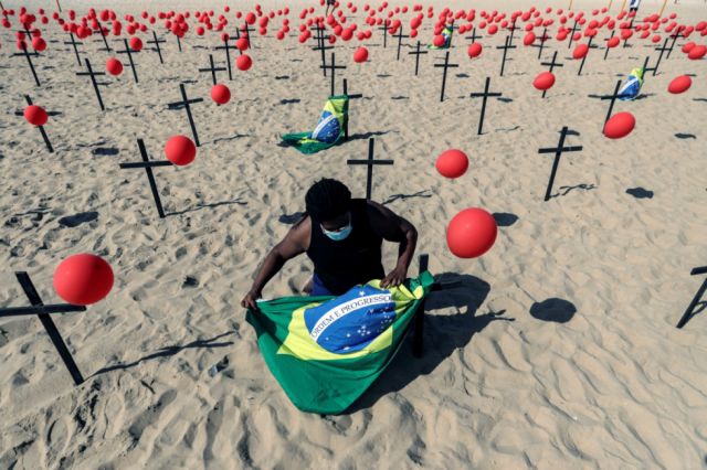 Bolsonaro minimiza los efectos de ómicron en Brasil y sugiere que "es bienvenida"
