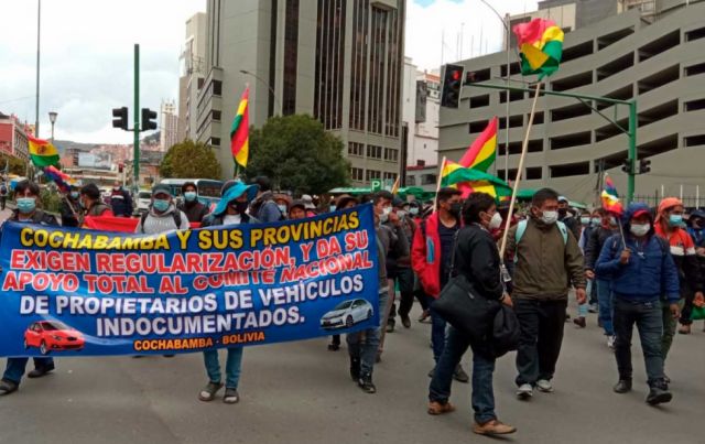Propietarios de autos ‘chutos’ se movilizan