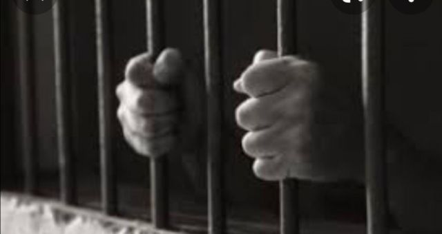 Sentencian con 25 años de cárcel a hombre que violó a su hija en Santa Cruz