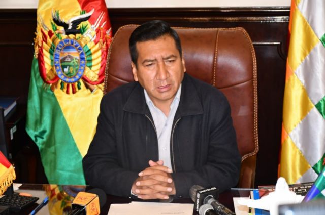 Gobierno cede a la presión de "antivacunas"