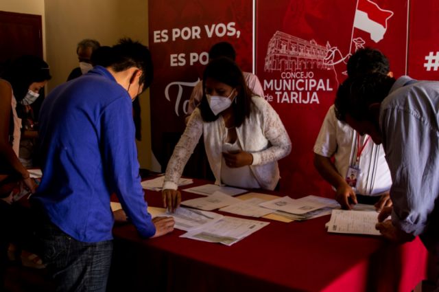 Artistas reciben recursos del Fondo Editorial 
