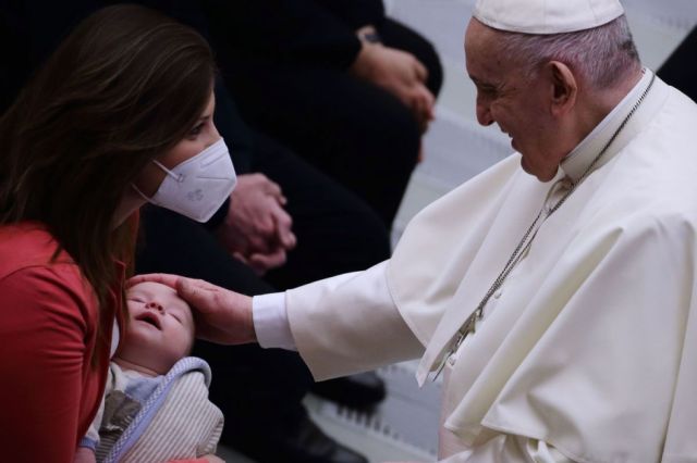 El Papa otorga por primera vez a mujeres laicas ser acólitas lectoras y catequistas