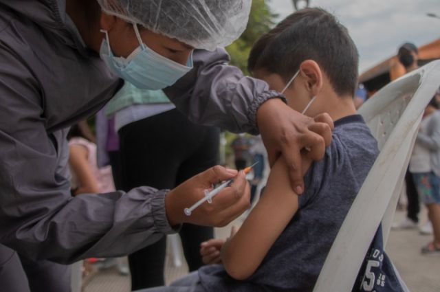 Covid: Alcaldía vacunó a 46 mil menores de 18 años en Tarija
