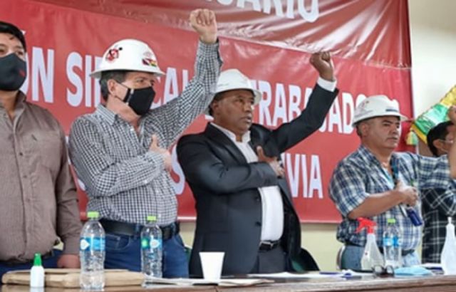 Denuncian que sindicalistas  de YPFB cobran sin trabajar