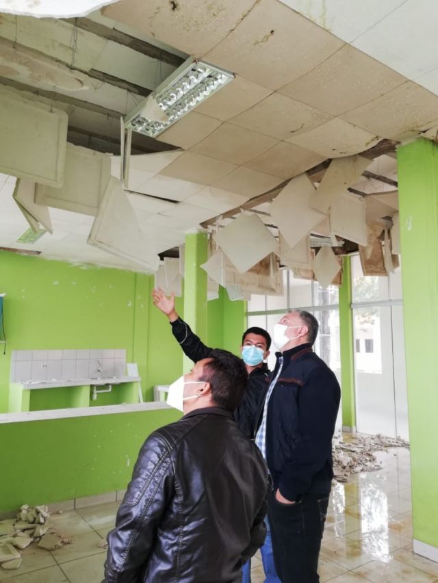 A tres años de su entrega, el colegio Carmen Mealla “se cae a pedazos”