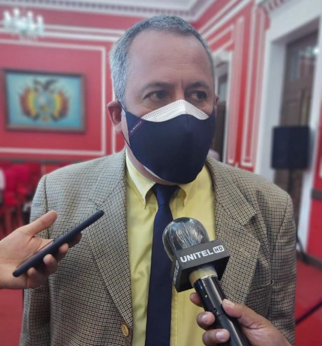 Sedes Tarija planifica cruzada de vacunación contra el COVID para menores de entre 5 y 17 años