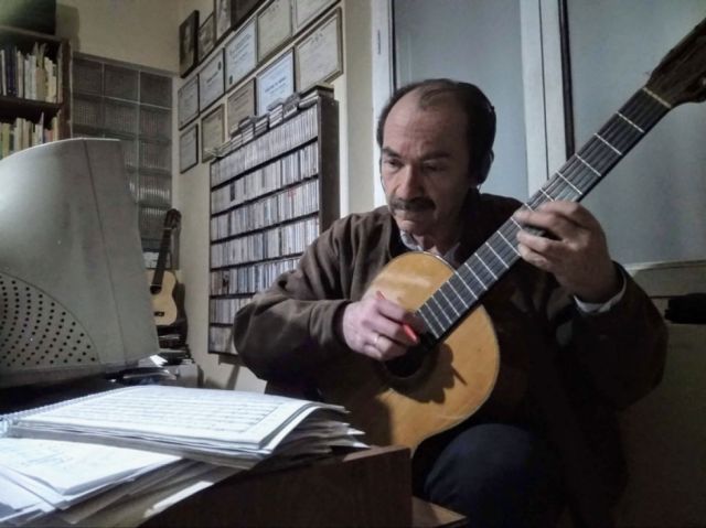 El Profesor, concertista, compositor Fernando Arduz Ruiz. 