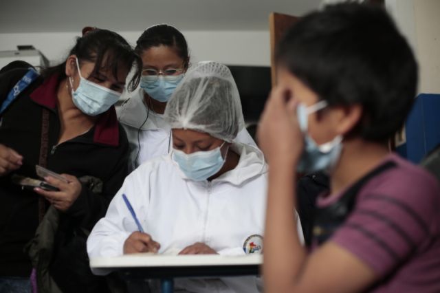 COVID-19: Gobierno convoca a que unidades educativas impulsen la vacunación de estudiantes