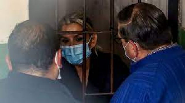Caso "golpe II": Tribunal deja sin efecto el inicio del juicio oral contra la exmandataria Áñez